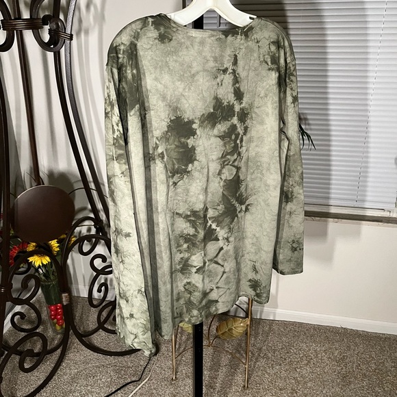 JOHNNY WAS ‘BLAKE’ NWT AUTHENTIC OLIVE BRANCH TIE DYE LONG SLEEVES T-SHIRT - Picture 4 of 17